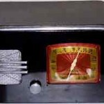 Art-Deco-Bakelite-Radio